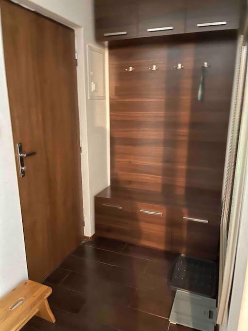 Priestranny 3 Izb. Apartman V Centre S Parkovanim. Банска-Бистрица Экстерьер фото